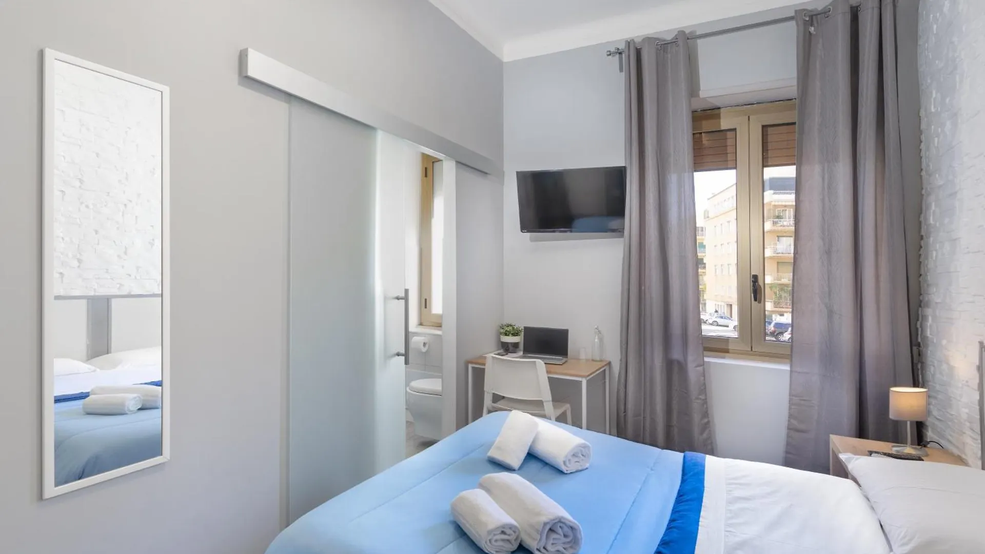 Comfort Rooms Piazza Mariano Armellini Rome Italy